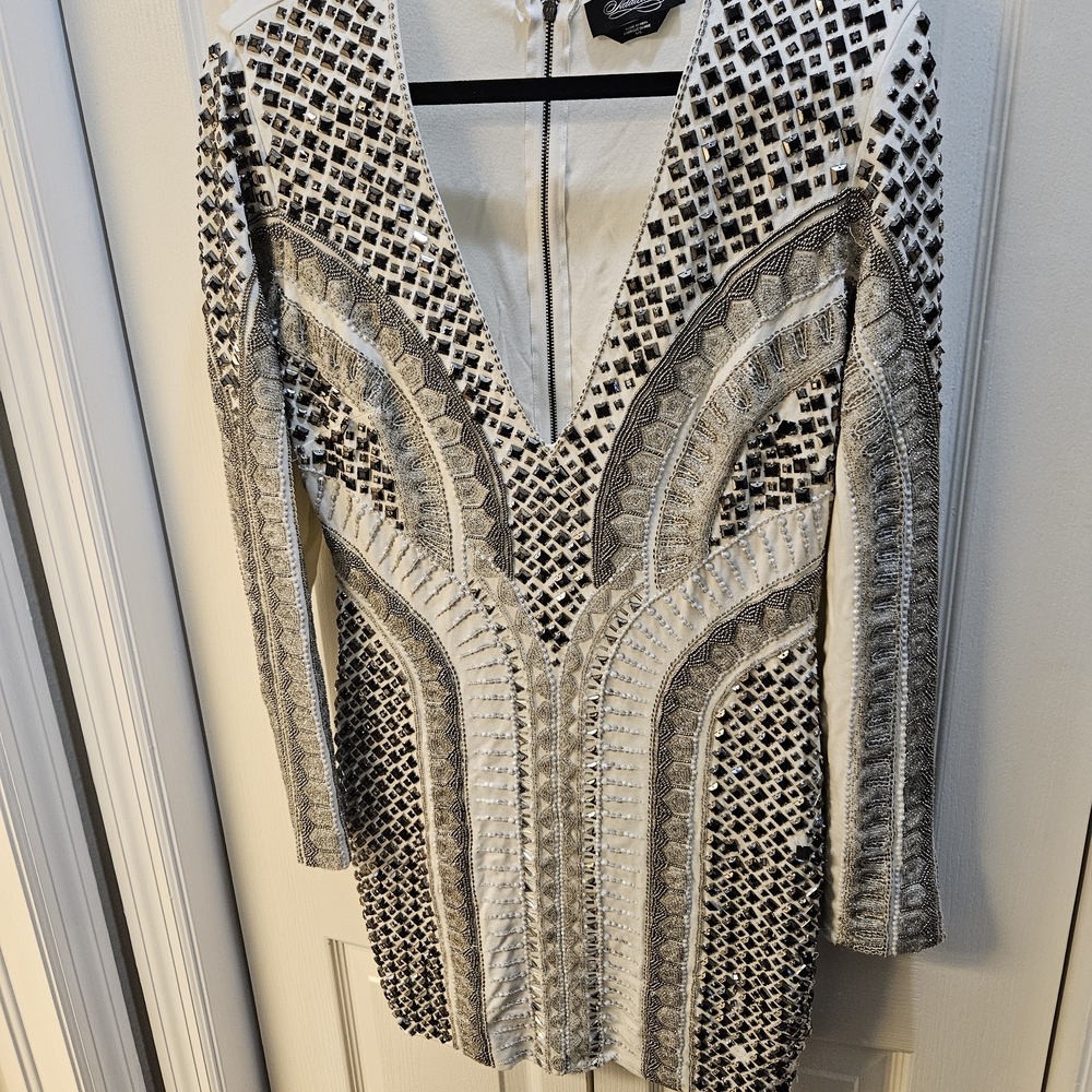 bebe Black and White Geometric Long Sleeve Dress